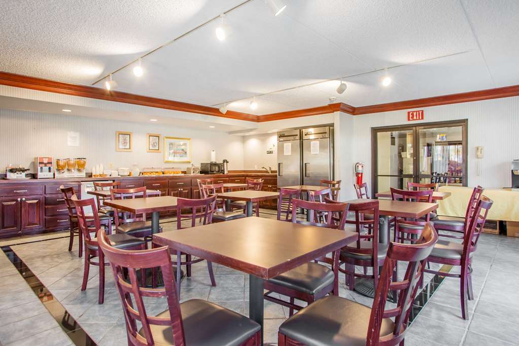Hometowne Studios By Red Roof Egg Harbor-Atlantic City Airport Ег Харбър Тауншип Ресторант снимка